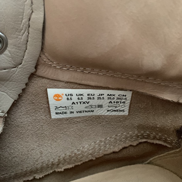 Beige suede Timberlands - Picture 6 of 9